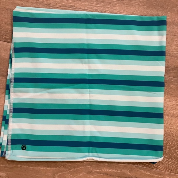 Lululemon scarf - Picture 1 of 3